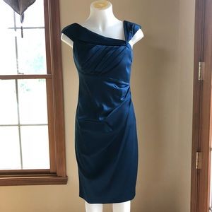 Maggy London Dress 💙